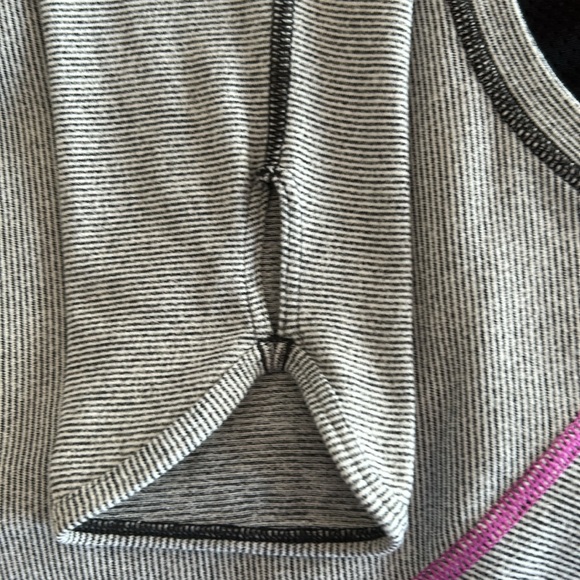 Lucy tech shirt with dashing stripes - Picture 6 of 8